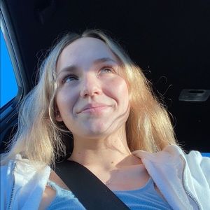 Meet your Posher, Abby